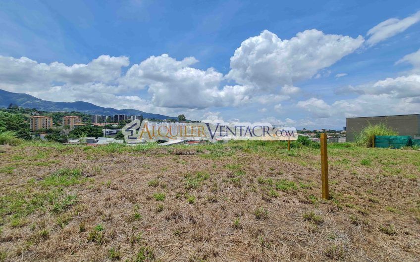 Lote plano de 1.065 m2 con vista en Bello Horizonte Escazú