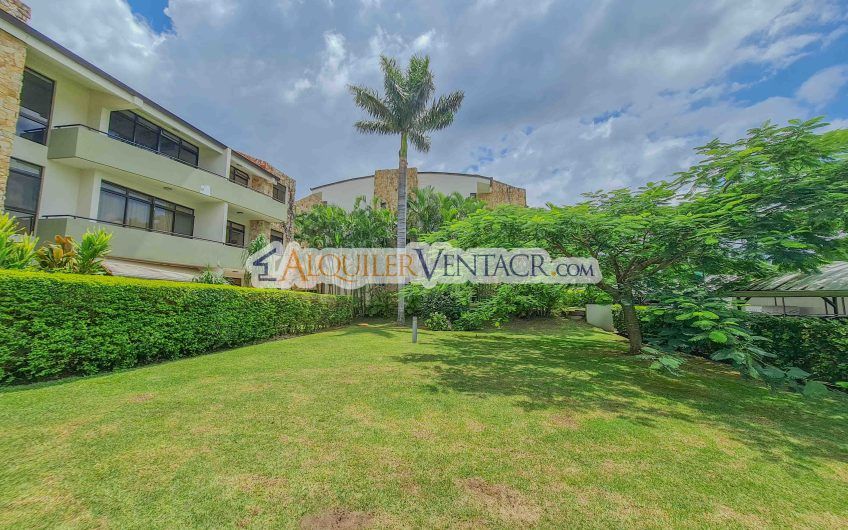 Penthouse amueblado de 3 habit. con vista en Avalon Country Santa Ana