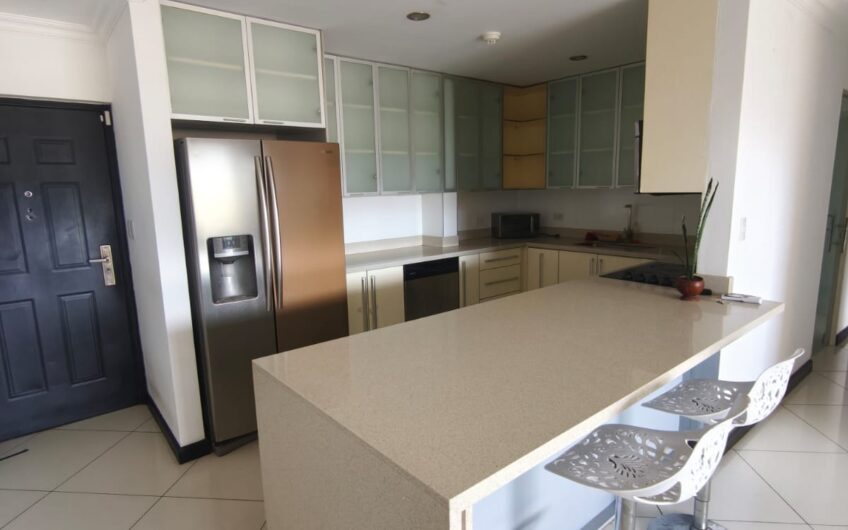 Penthouse amueblado de 3 habit. con vista en Avalon Country Santa Ana