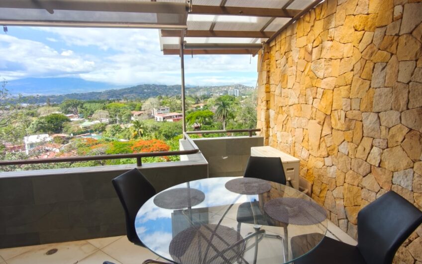 Penthouse amueblado de 3 habit. con vista en Avalon Country Santa Ana