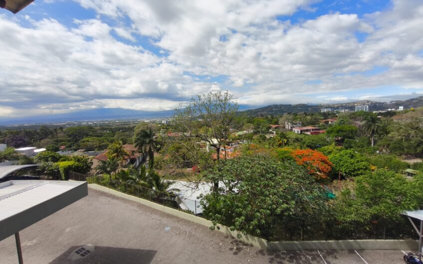 Penthouse amueblado de 3 habit. con vista en Avalon Country Santa Ana