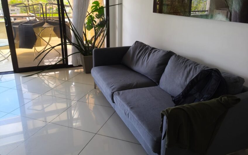 Penthouse amueblado de 3 habit. con vista en Avalon Country Santa Ana