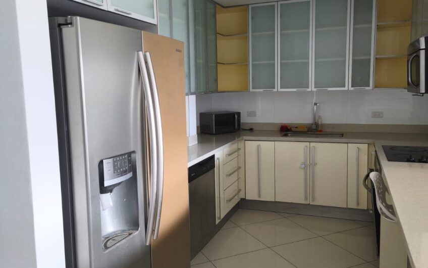 Penthouse amueblado de 3 habit. con vista en Avalon Country Santa Ana