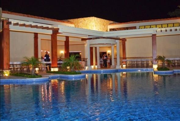Penthouse amueblado de 3 habit. con vista en Avalon Country Santa Ana