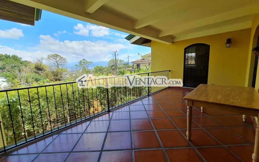 Casa de Un Nivel de 300 m2 con vista en San Antonio Escazú