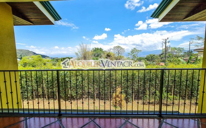 Casa de Un Nivel de 300 m2 con vista en San Antonio Escazú