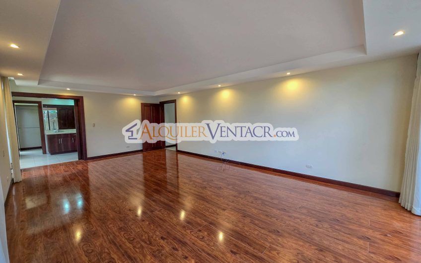 Apartamento de 300 m2 en 1er nivel en Bello Horizonte Escazú