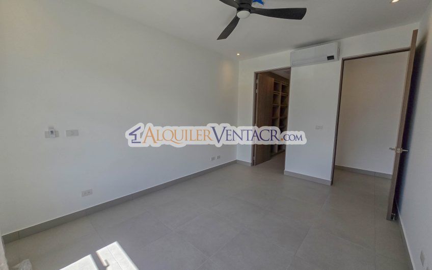 Para estrenar! Lujoso apartamento en Lindora Santa Ana x Valle del Sol