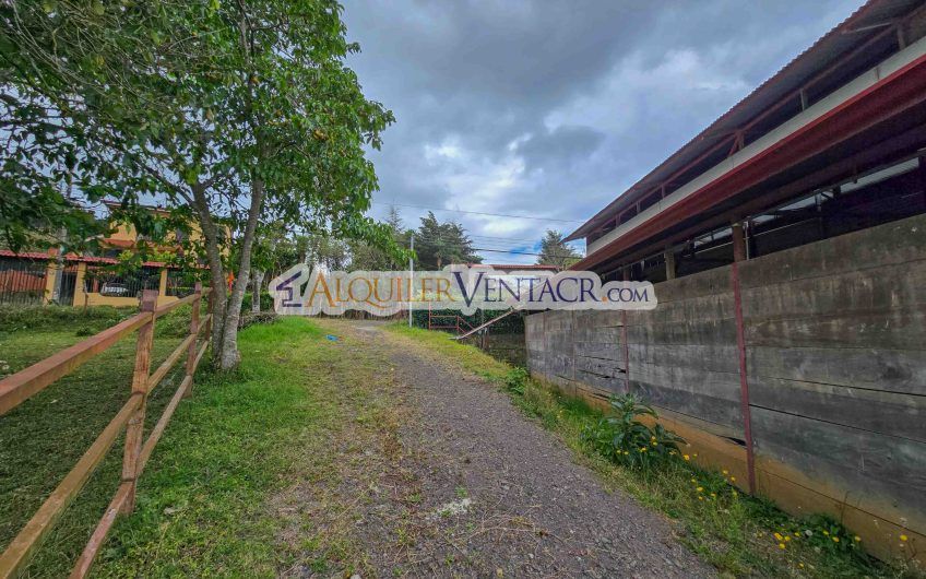 Lote de 504 m2 con vistas y con servicios listos en San Antonio Escazú