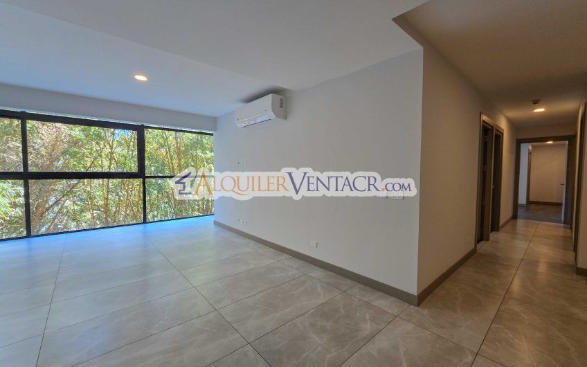 Lujoso apartamento de 3 habit.+ de servicio en Escazú Centro