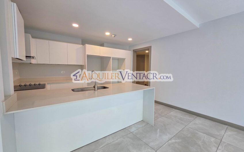 Lujoso apartamento de 3 habit.+ de servicio en Escazú Centro