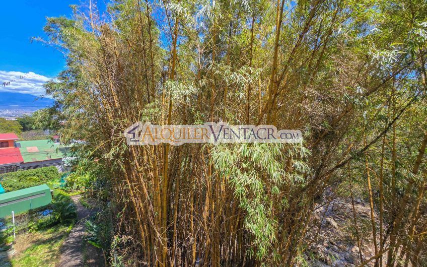 Lujoso apartamento de 3 habit.+ de servicio en Escazú Centro