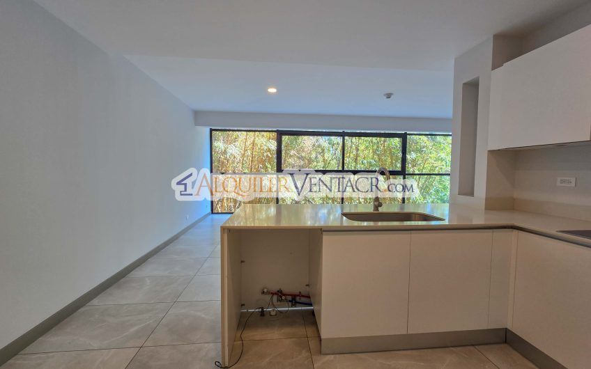 Lujoso apartamento de 3 habit.+ de servicio en Escazú Centro