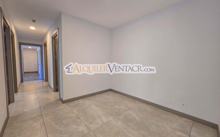 Lujoso apartamento de 3 habit.+ de servicio en Escazú Centro