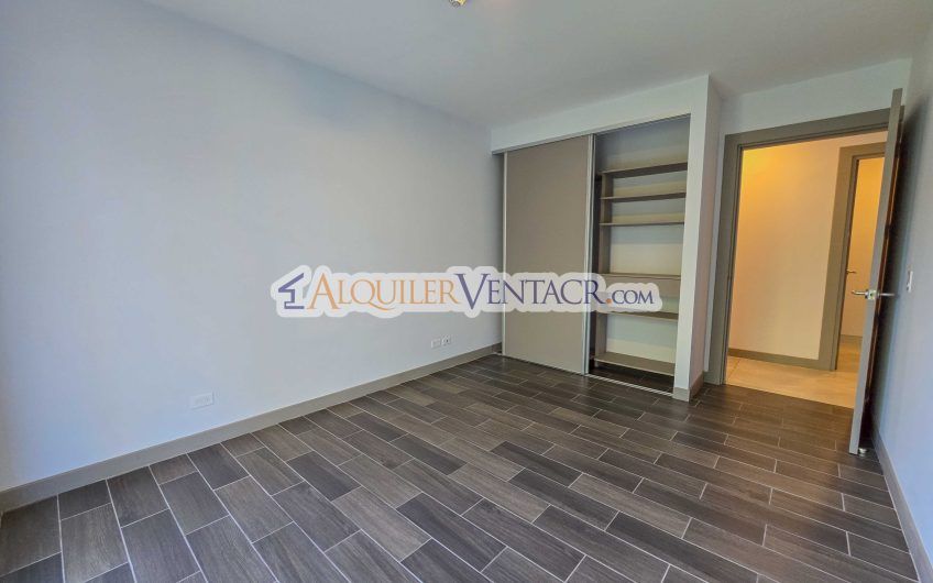 Lujoso apartamento de 3 habit.+ de servicio en Escazú Centro