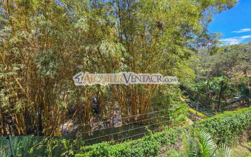 Lujoso apartamento de 3 habit.+ de servicio en Escazú Centro