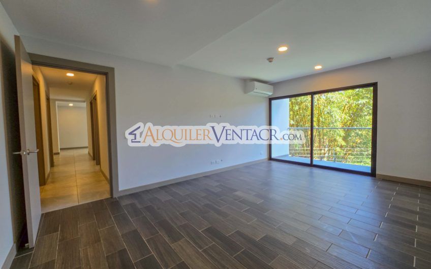 Lujoso apartamento de 3 habit.+ de servicio en Escazú Centro