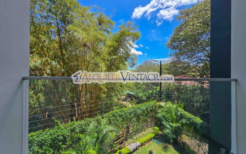 Lujoso apartamento de 3 habit.+ de servicio en Escazú Centro