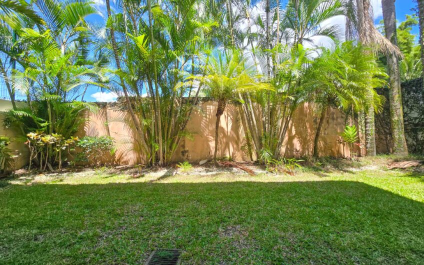 Jaboncillos Escazú! Condo de 523 m2 con 6 habit. + de servicio y jardín