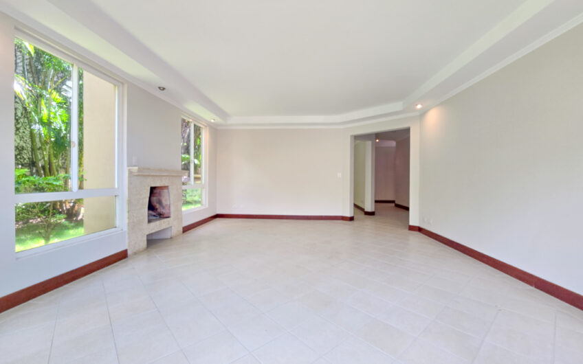 Jaboncillos Escazú! Condo de 523 m2 con 6 habit. + de servicio y jardín