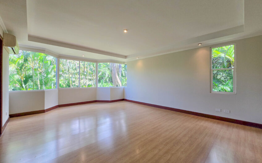 Jaboncillos Escazú! Condo de 523 m2 con 6 habit. + de servicio y jardín