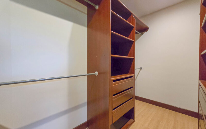 Jaboncillos Escazú! Condo de 523 m2 con 6 habit. + de servicio y jardín