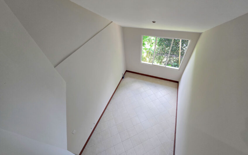 Jaboncillos Escazú! Condo de 523 m2 con 6 habit. + de servicio y jardín