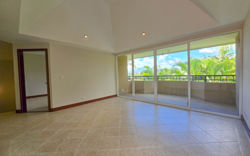 Jaboncillos Escazú! Condo de 523 m2 con 6 habit. + de servicio y jardín