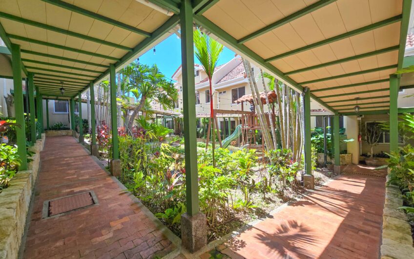Jaboncillos Escazú! Condo de 523 m2 con 6 habit. + de servicio y jardín