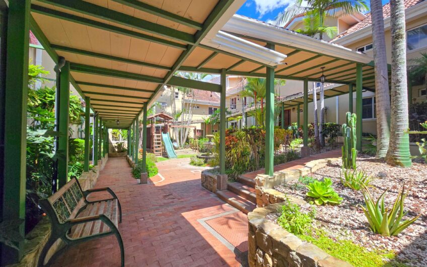 Jaboncillos Escazú! Condo de 523 m2 con 6 habit. + de servicio y jardín