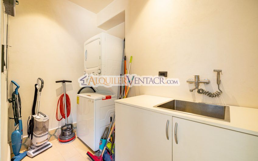 Hacienda Pinilla Tamarindo Guanacaste! Casa de 454 m2 con 1.630 m2 lote