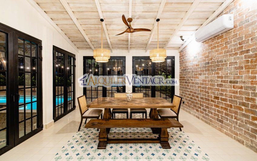 Hacienda Pinilla Tamarindo Guanacaste! Casa de 454 m2 con 1.630 m2 lote