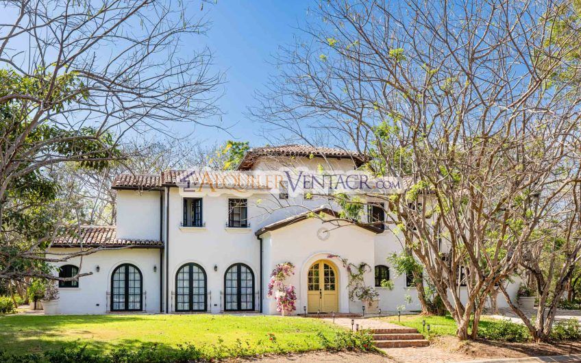 Hacienda Pinilla Tamarindo Guanacaste! Casa de 454 m2 con 1.630 m2 lote