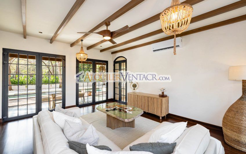 Hacienda Pinilla Tamarindo Guanacaste! Casa de 454 m2 con 1.630 m2 lote