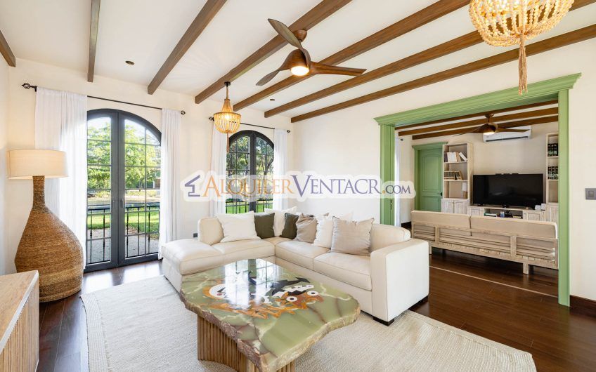 Hacienda Pinilla Tamarindo Guanacaste! Casa de 454 m2 con 1.630 m2 lote