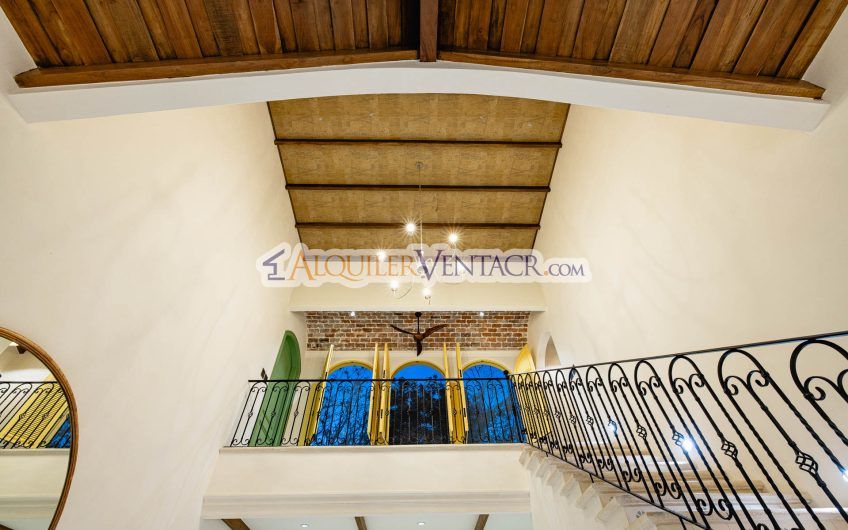 Hacienda Pinilla Tamarindo Guanacaste! Casa de 454 m2 con 1.630 m2 lote