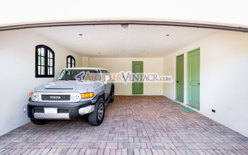 Hacienda Pinilla Tamarindo Guanacaste! Casa de 454 m2 con 1.630 m2 lote