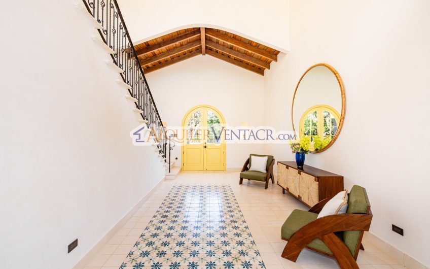 Hacienda Pinilla Tamarindo Guanacaste! Casa de 454 m2 con 1.630 m2 lote