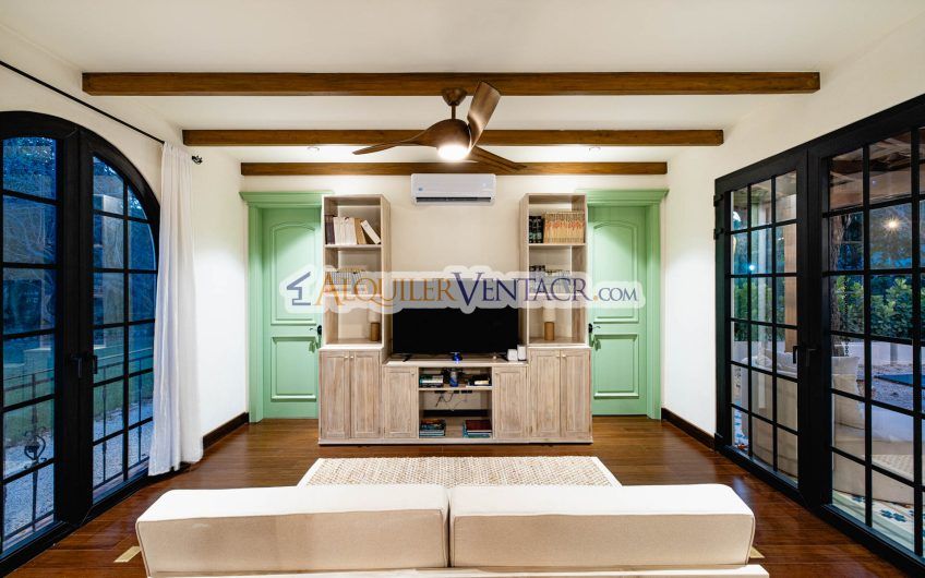 Hacienda Pinilla Tamarindo Guanacaste! Casa de 454 m2 con 1.630 m2 lote