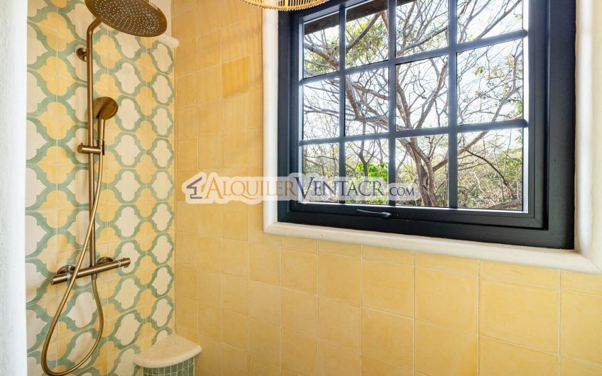 Hacienda Pinilla Tamarindo Guanacaste! Casa de 454 m2 con 1.630 m2 lote