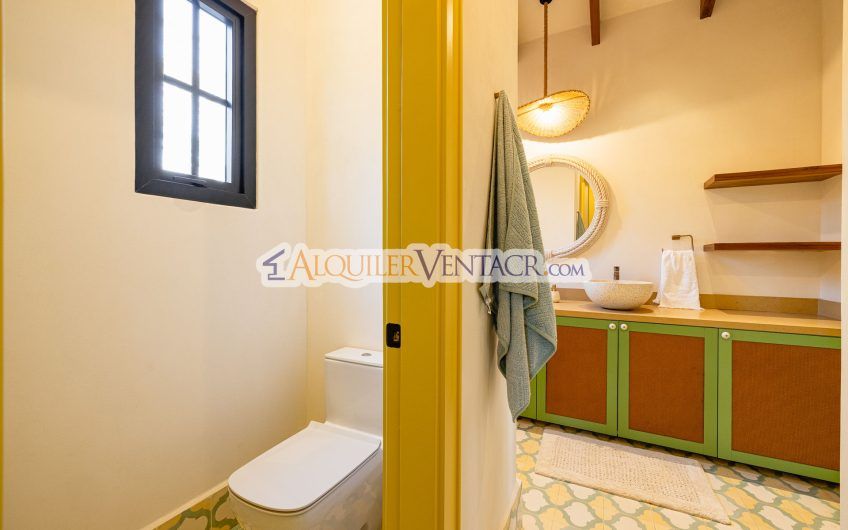 Hacienda Pinilla Tamarindo Guanacaste! Casa de 454 m2 con 1.630 m2 lote