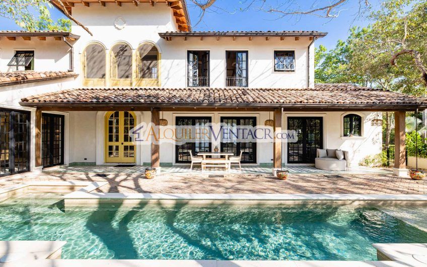 Hacienda Pinilla Tamarindo Guanacaste! Casa de 454 m2 con 1.630 m2 lote