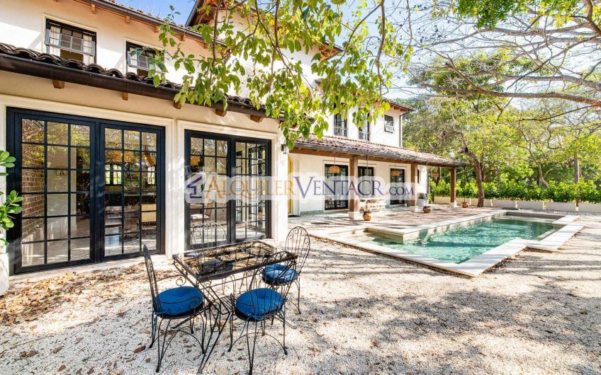 Hacienda Pinilla Tamarindo Guanacaste! Casa de 454 m2 con 1.630 m2 lote