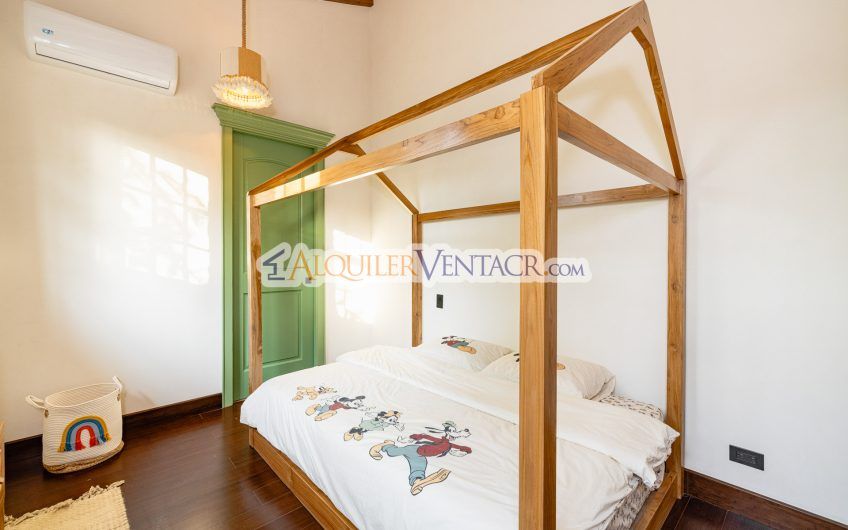 Hacienda Pinilla Tamarindo Guanacaste! Casa de 454 m2 con 1.630 m2 lote