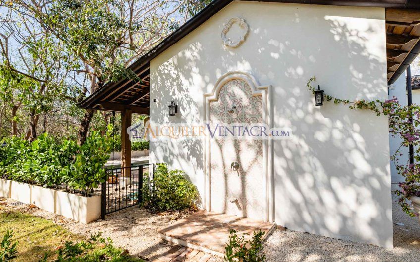 Hacienda Pinilla Tamarindo Guanacaste! Casa de 454 m2 con 1.630 m2 lote