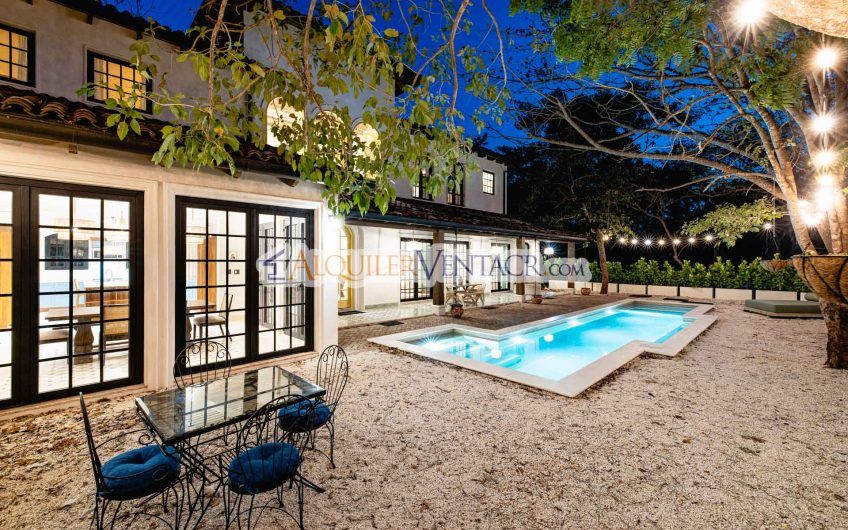 Hacienda Pinilla Tamarindo Guanacaste! Casa de 454 m2 con 1.630 m2 lote