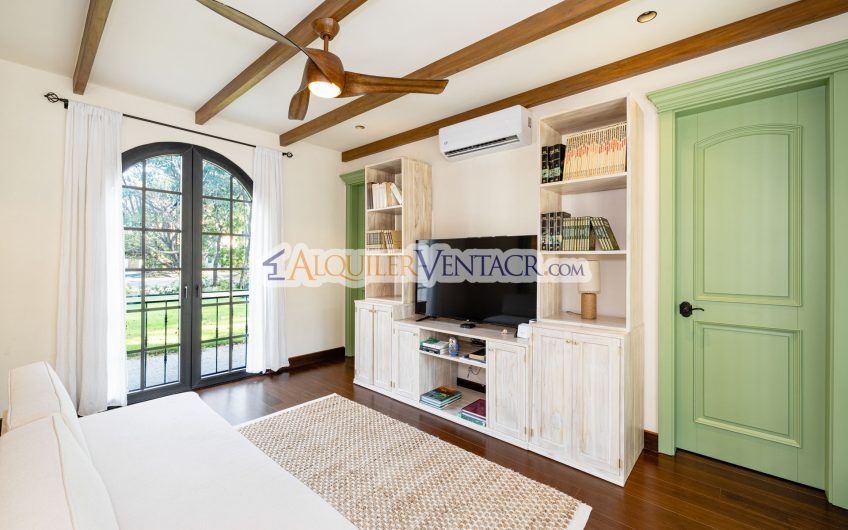 Hacienda Pinilla Tamarindo Guanacaste! Casa de 454 m2 con 1.630 m2 lote