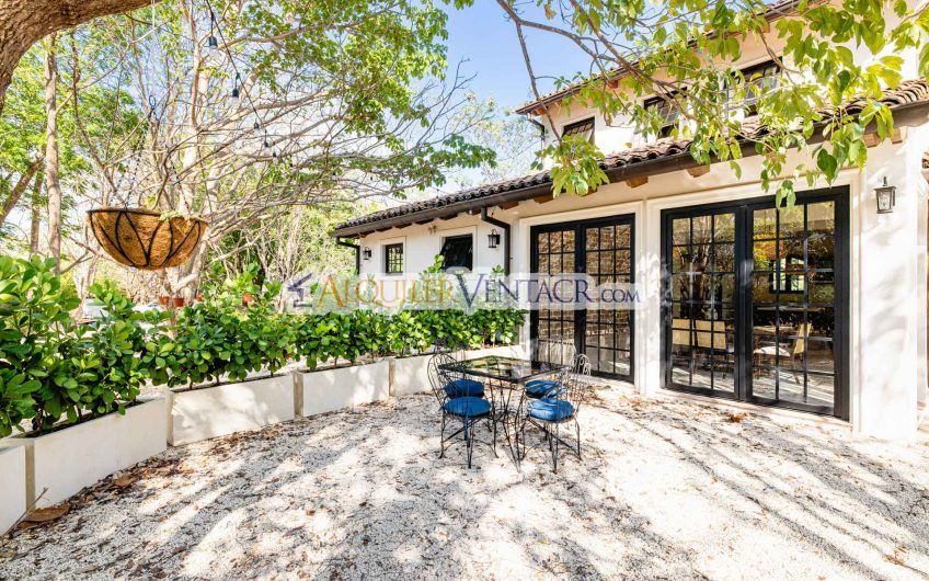 Hacienda Pinilla Tamarindo Guanacaste! Casa de 454 m2 con 1.630 m2 lote