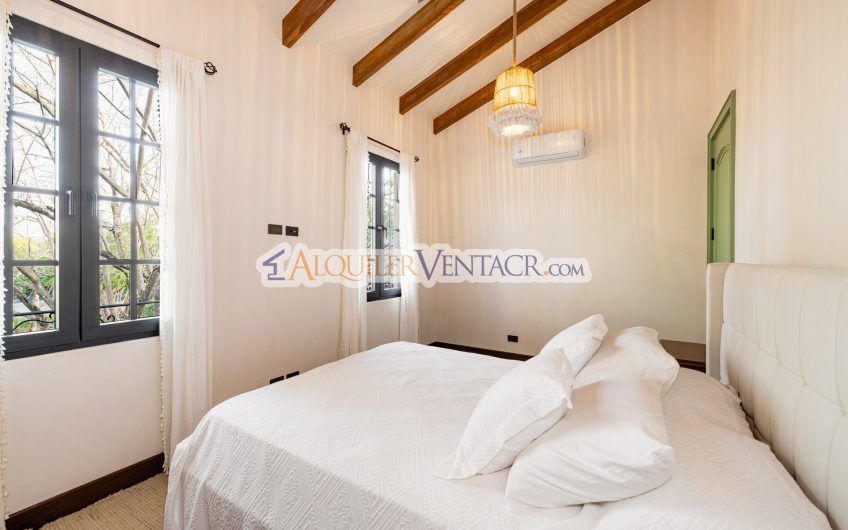 Hacienda Pinilla Tamarindo Guanacaste! Casa de 454 m2 con 1.630 m2 lote