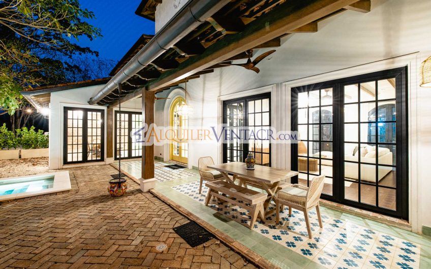 Hacienda Pinilla Tamarindo Guanacaste! Casa de 454 m2 con 1.630 m2 lote